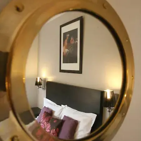 Le Figuier Hotel *