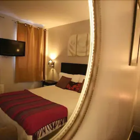 菲吉尔酒店 * 塞纳河畔伊夫里