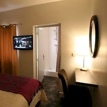 菲吉尔酒店 * 塞纳河畔伊夫里