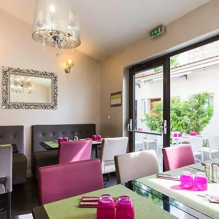 Le Figuier Hotel *