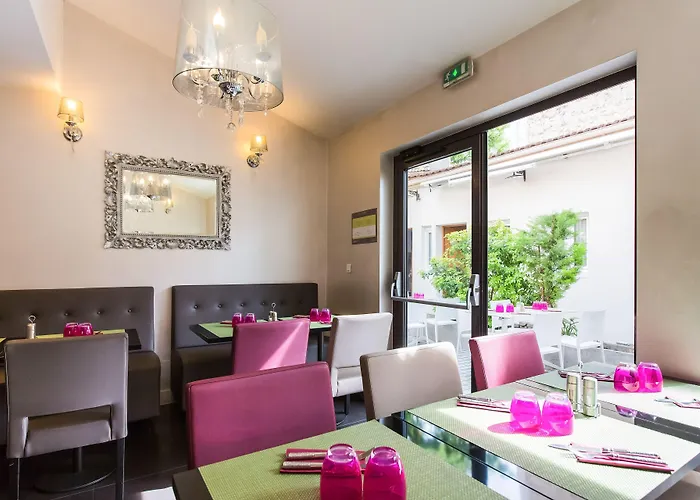 Le Figuier Hotel *