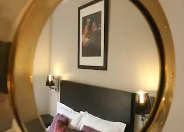 Le Figuier Hotel *
